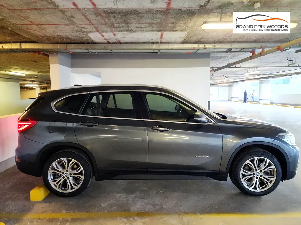 BMW X1 SDrive20i V4 2.0 2018 Model GCC Specs In Perfect Condition - Image 4