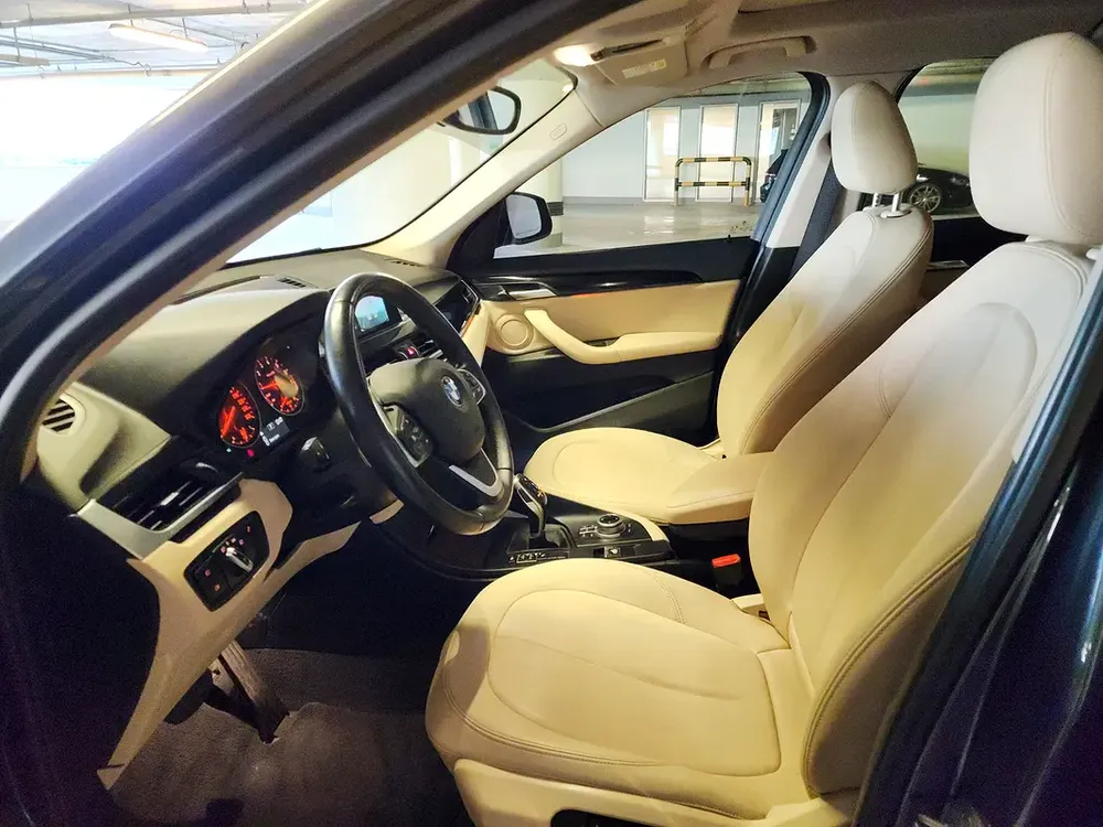 BMW X1 SDrive20i V4 2.0 2018 Model GCC Specs In Perfect Condition - Image 9