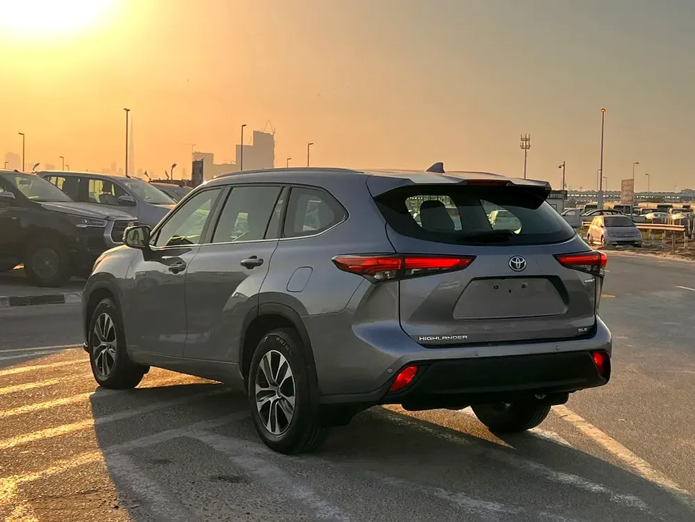 2022 Toyota Highlander Hybrid GLE Full Option Gcc -2.5L V4 - Rear Camera & Sensor - Leather Seat - Image 6