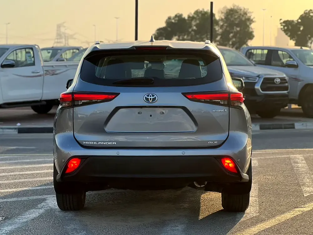 2022 Toyota Highlander Hybrid GLE Full Option Gcc -2.5L V4 - Rear Camera & Sensor - Leather Seat - Image 8