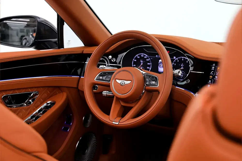 2023 Bentley Continental GTC Azure V8 | Extremly Low Mileage | Fully Loaded | 4.0L V8 - Image 13