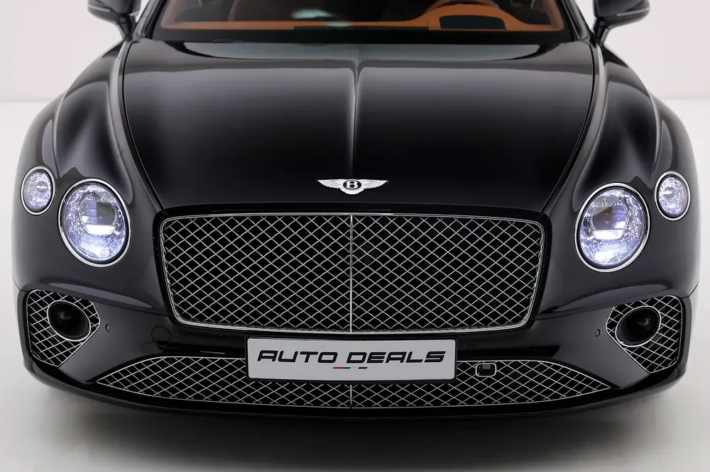 2023 Bentley Continental GTC Azure V8 | Extremly Low Mileage | Fully Loaded | 4.0L V8 - Image 6