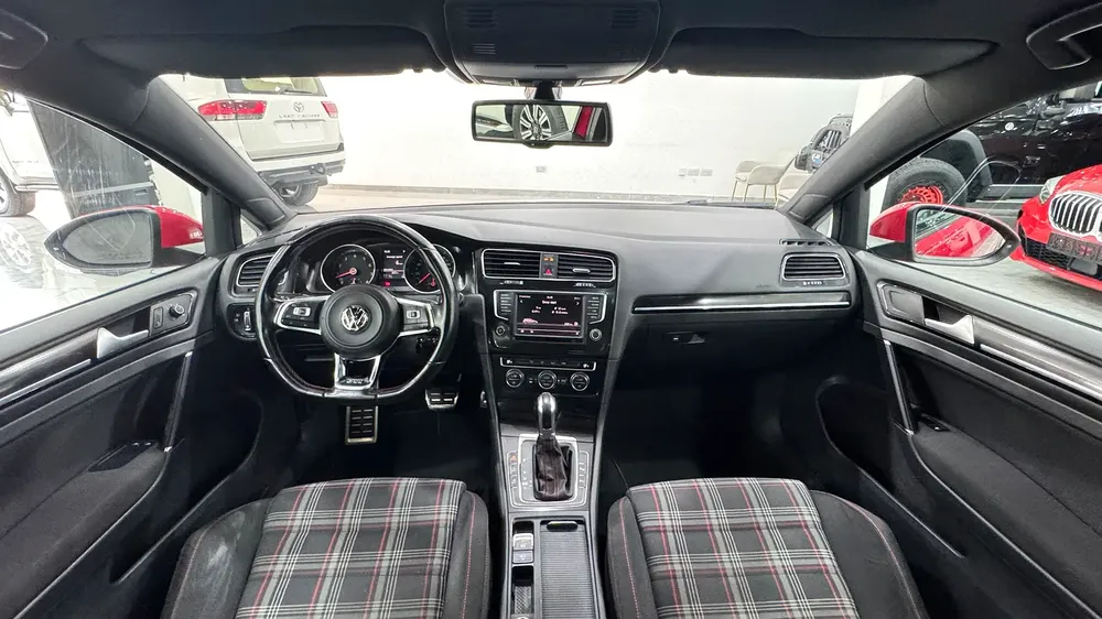 Volkwagen Golf GTI Sport - Image 13