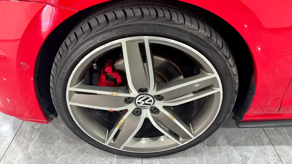 Volkwagen Golf GTI Sport - Image 15