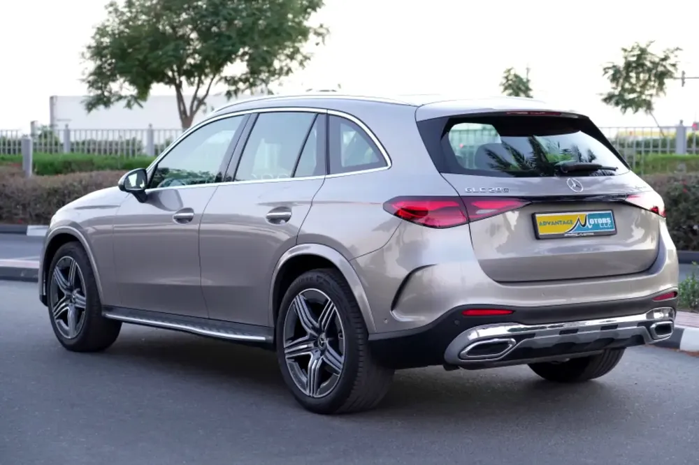MERCEDES BENZ GLC 200 SUV 4 MATIC MODEL 2023 –  31,000 KM
WARRANTY  SERVICE 5 YEARS OR 105,000 - Image 5
