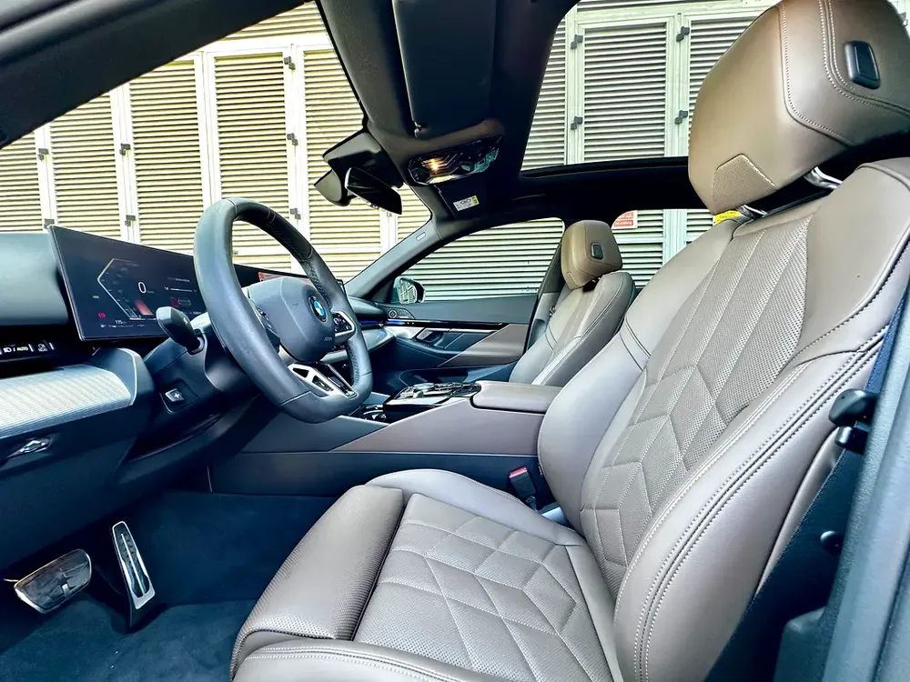 BMW 520i || M-PACKAGE || CLEAN TITLE || 2024 || - Image 7