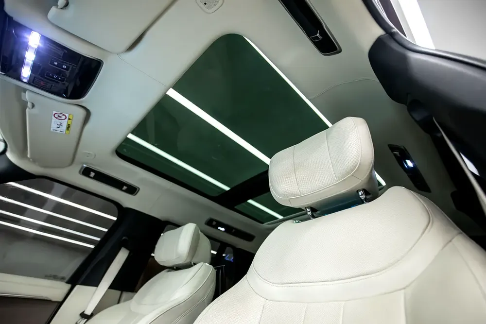 Land Rover Range Rover First Edition 2022 - GCC Specs - Pristine Condition - WARRANTY - AL TAYER - - Image 13
