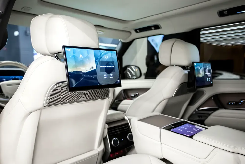 Land Rover Range Rover First Edition 2022 - GCC Specs - Pristine Condition - WARRANTY - AL TAYER - - Image 15
