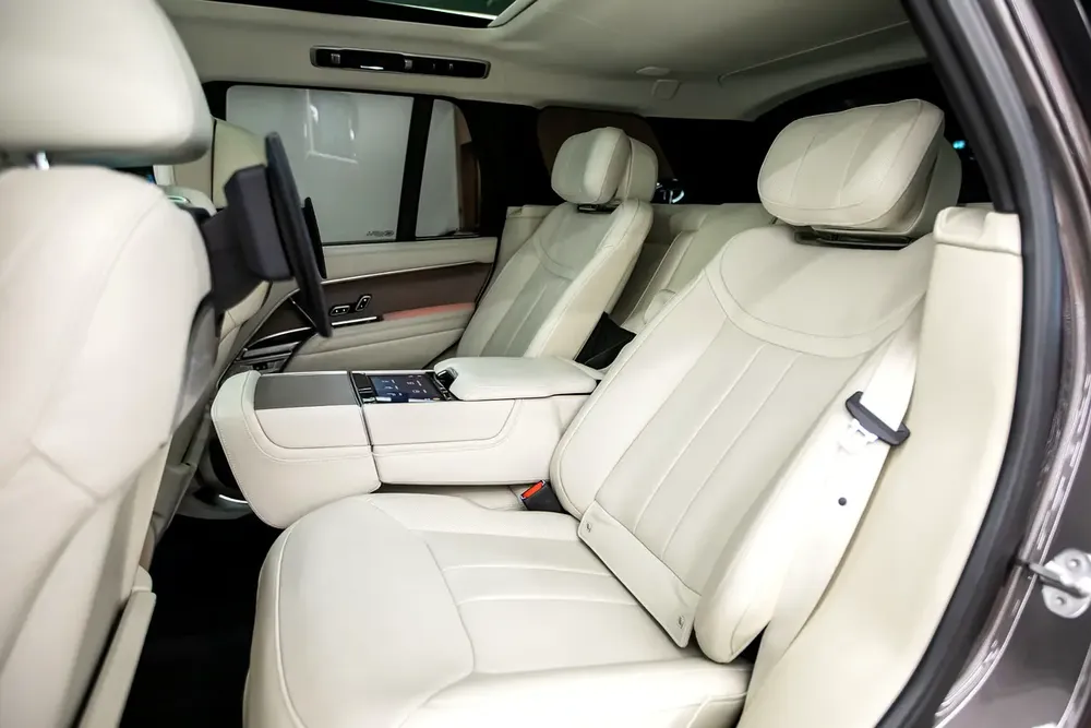 Land Rover Range Rover First Edition 2022 - GCC Specs - Pristine Condition - WARRANTY - AL TAYER - - Image 16