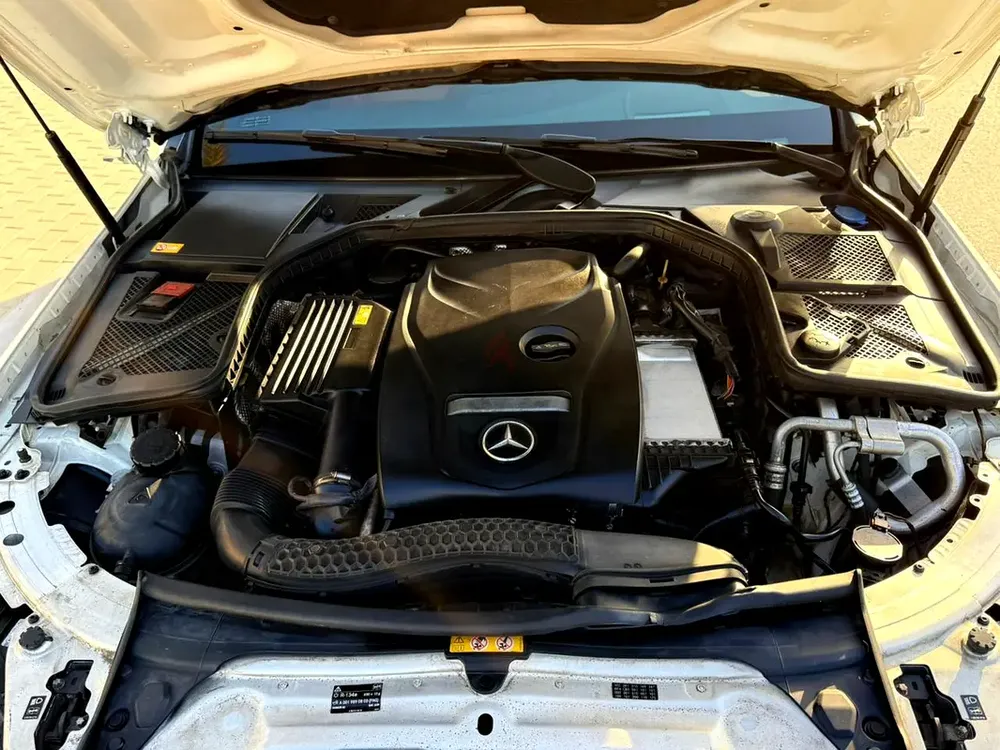 Mercedes-Benz C-Class C200 2015 | GCC Specs | Low Mileage | Excellent Condition - Image 15