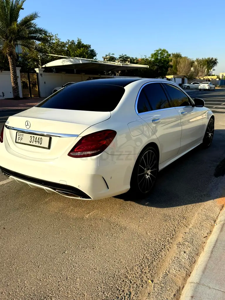 Mercedes-Benz C-Class C200 2015 | GCC Specs | Low Mileage | Excellent Condition - Image 6
