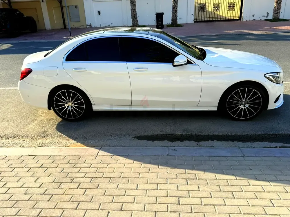 Mercedes-Benz C-Class C200 2015 | GCC Specs | Low Mileage | Excellent Condition - Image 7