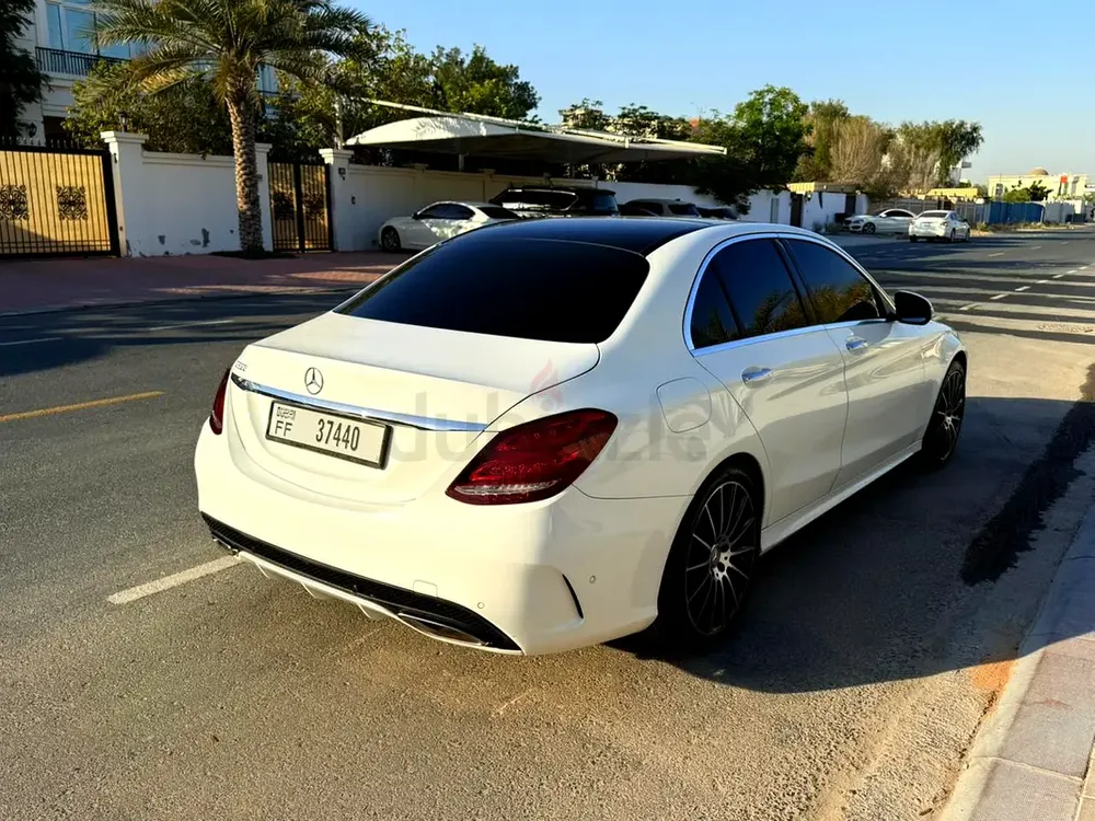 Mercedes-Benz C-Class C200 2015 | GCC Specs | Low Mileage | Excellent Condition - Image 8