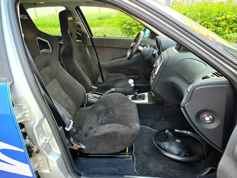 Alfa Romeo 156 2002 | JTS 16V Engine | 5 Speed Manual | Momo Steering | Bride Seat | Japan Import - Image 12
