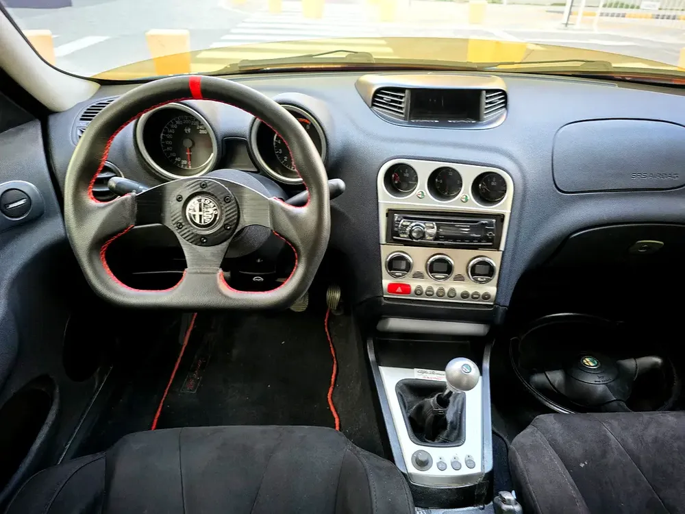 Alfa Romeo 156 2002 | JTS 16V Engine | 5 Speed Manual | Momo Steering | Bride Seat | Japan Import - Image 15