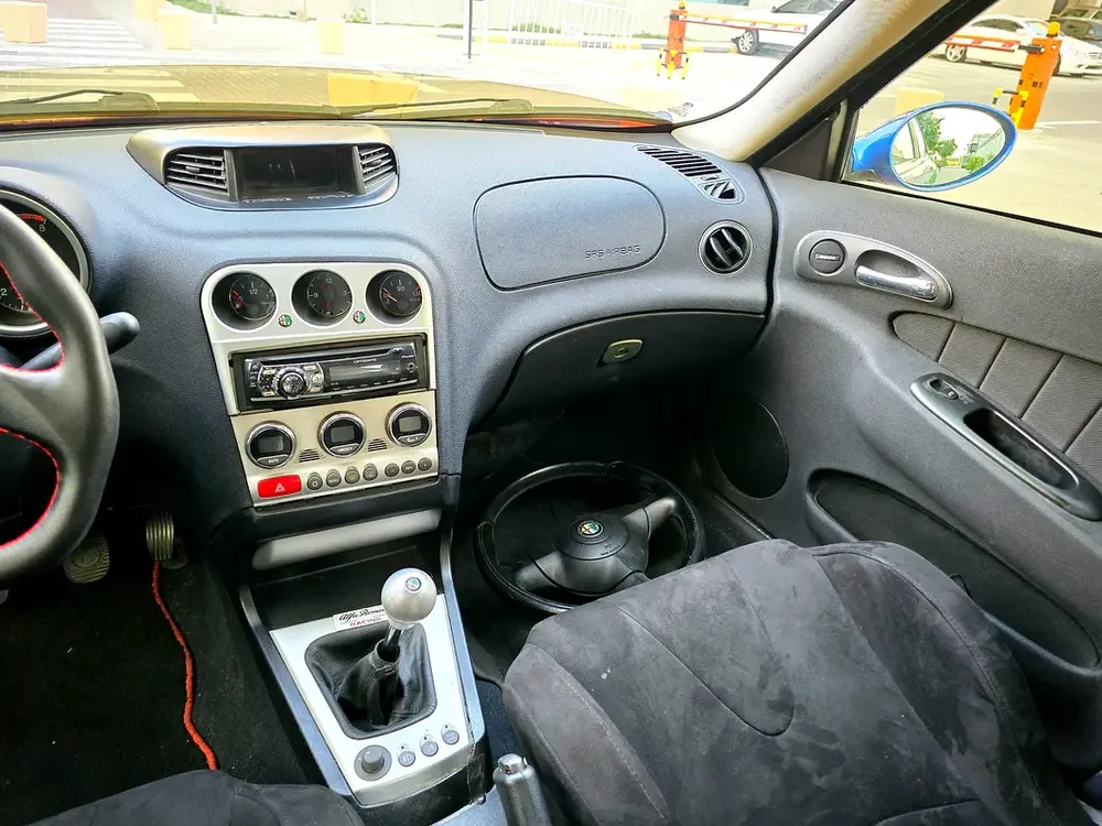 Alfa Romeo 156 2002 | JTS 16V Engine | 5 Speed Manual | Momo Steering | Bride Seat | Japan Import - Image 16
