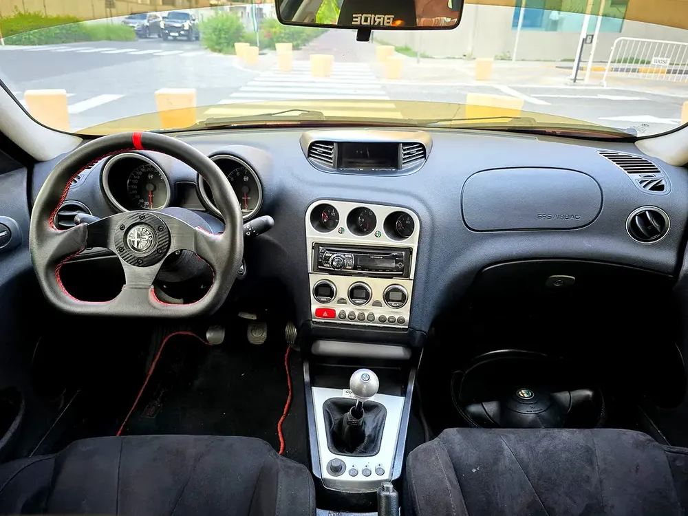 Alfa Romeo 156 2002 | JTS 16V Engine | 5 Speed Manual | Momo Steering | Bride Seat | Japan Import - Image 9