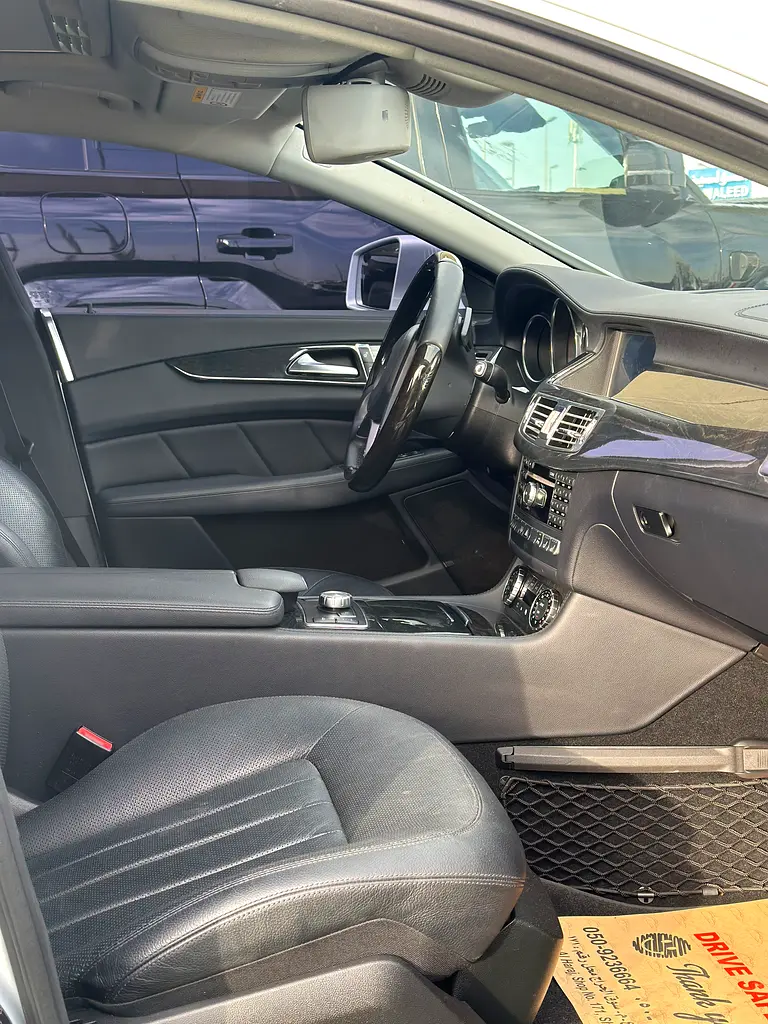 Excellent Condition Mercedes‑Benz CLS 350 BlueEfficiency  2013  Korean Specs - Image 10