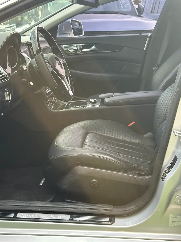 Excellent Condition Mercedes‑Benz CLS 350 BlueEfficiency  2013  Korean Specs - Image 9