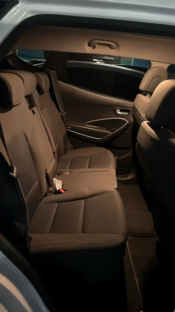 Hyundai Santa Fe | Accident-Free | Well Maintained - Image 13