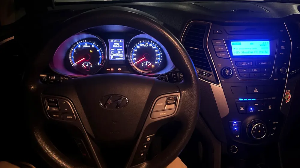 Hyundai Santa Fe | Accident-Free | Well Maintained - Image 8
