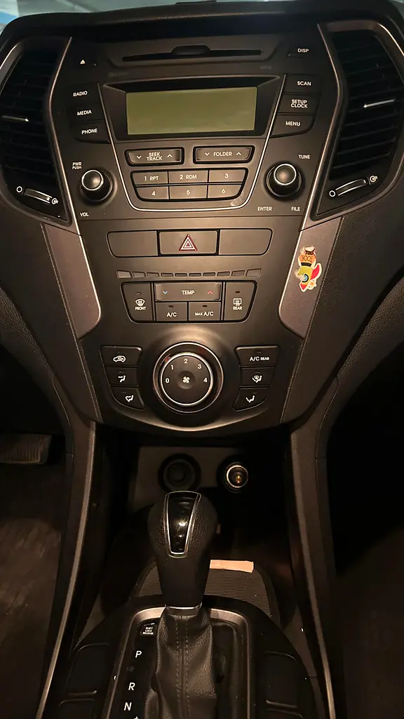 Hyundai Santa Fe | Accident-Free | Well Maintained - Image 9