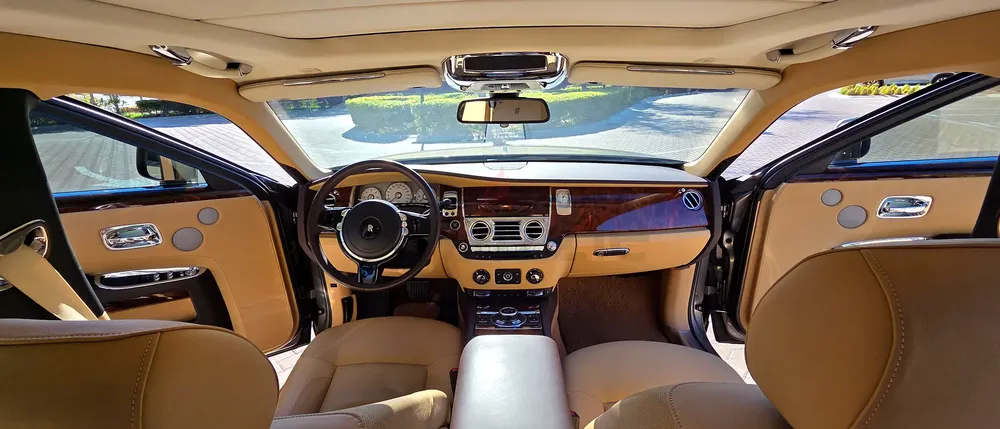 2014 Rolls Royce Ghost Silver. Sand AGMC FSH, ZERO ACCIDENTS OR PAINT - Image 11