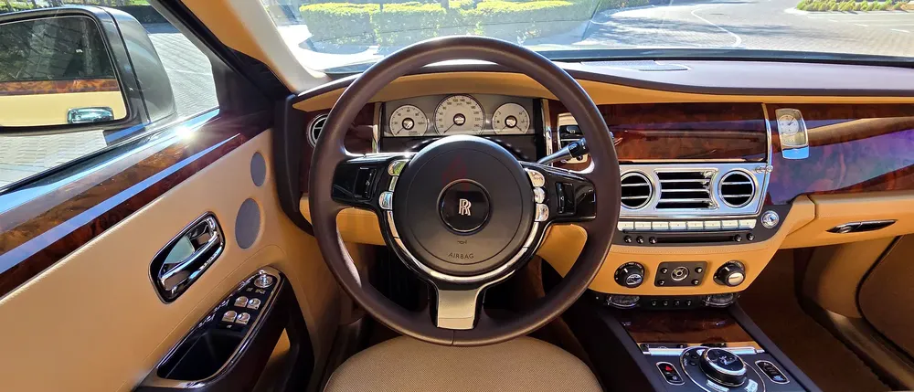 2014 Rolls Royce Ghost Silver. Sand AGMC FSH, ZERO ACCIDENTS OR PAINT - Image 12