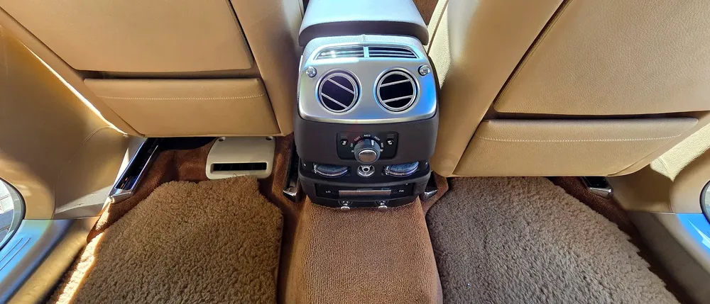 2014 Rolls Royce Ghost Silver. Sand AGMC FSH, ZERO ACCIDENTS OR PAINT - Image 7