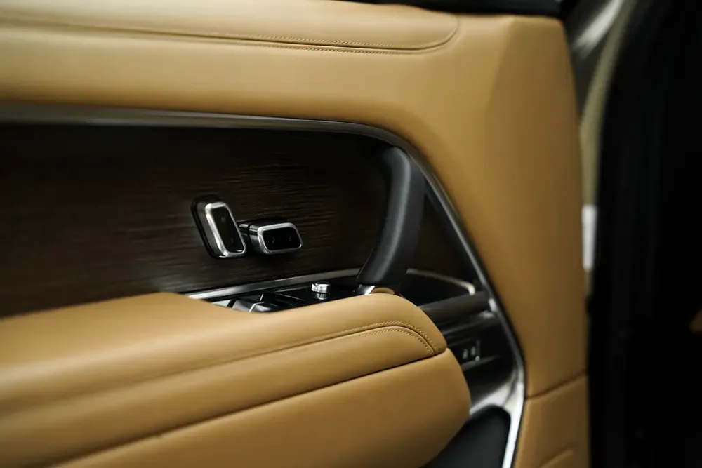 2023 RANGE ROVER HSE P530 WITH WARRANTY AND SERVICE CONTRACT - Image 15