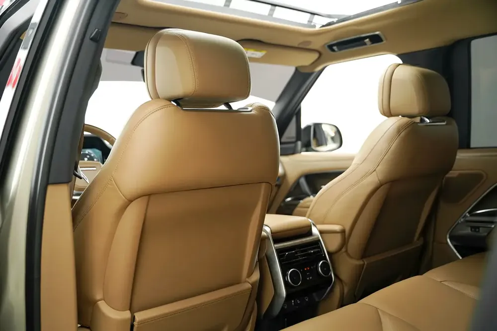 2023 RANGE ROVER HSE P530 WITH WARRANTY AND SERVICE CONTRACT - Image 16