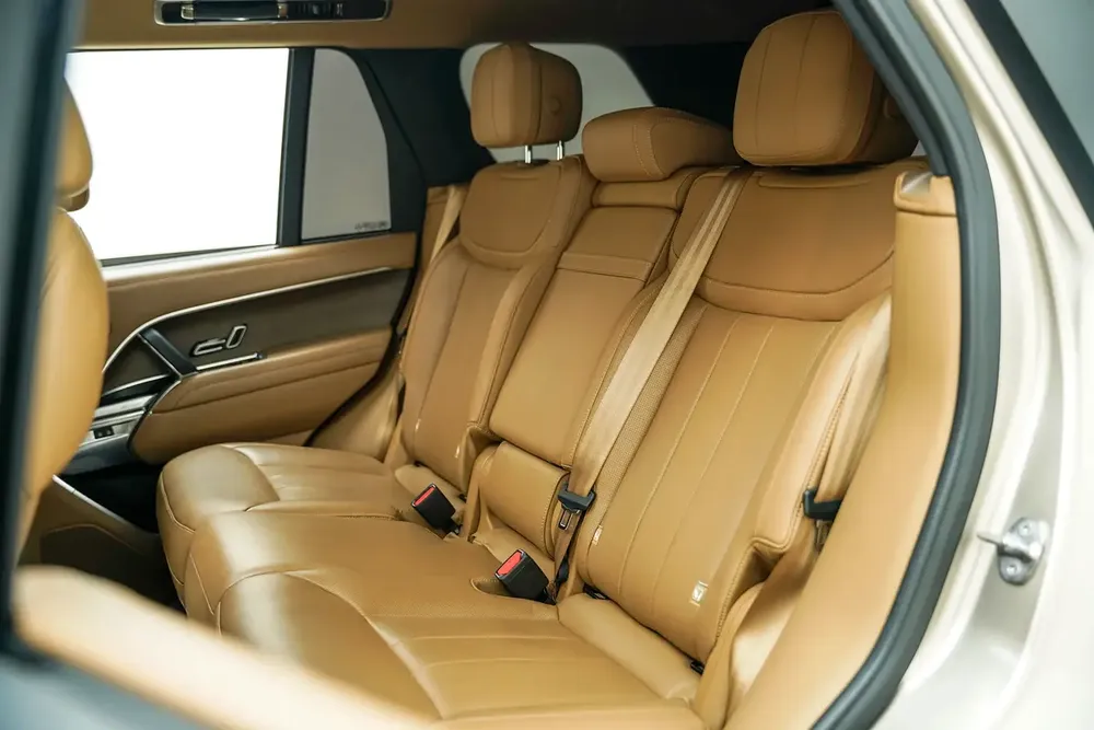 2023 RANGE ROVER HSE P530 WITH WARRANTY AND SERVICE CONTRACT - Image 17