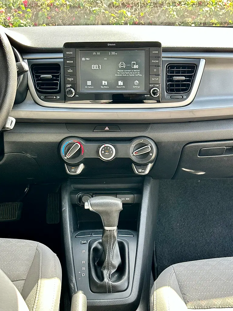 GCC Specs Kia Rio EX, 2021 - Image 12