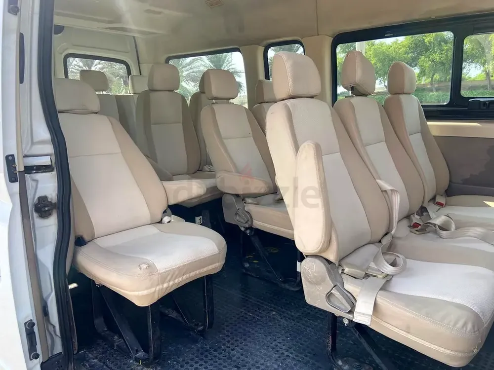 Maxus v80 15 seater nice passenger van - Image 6