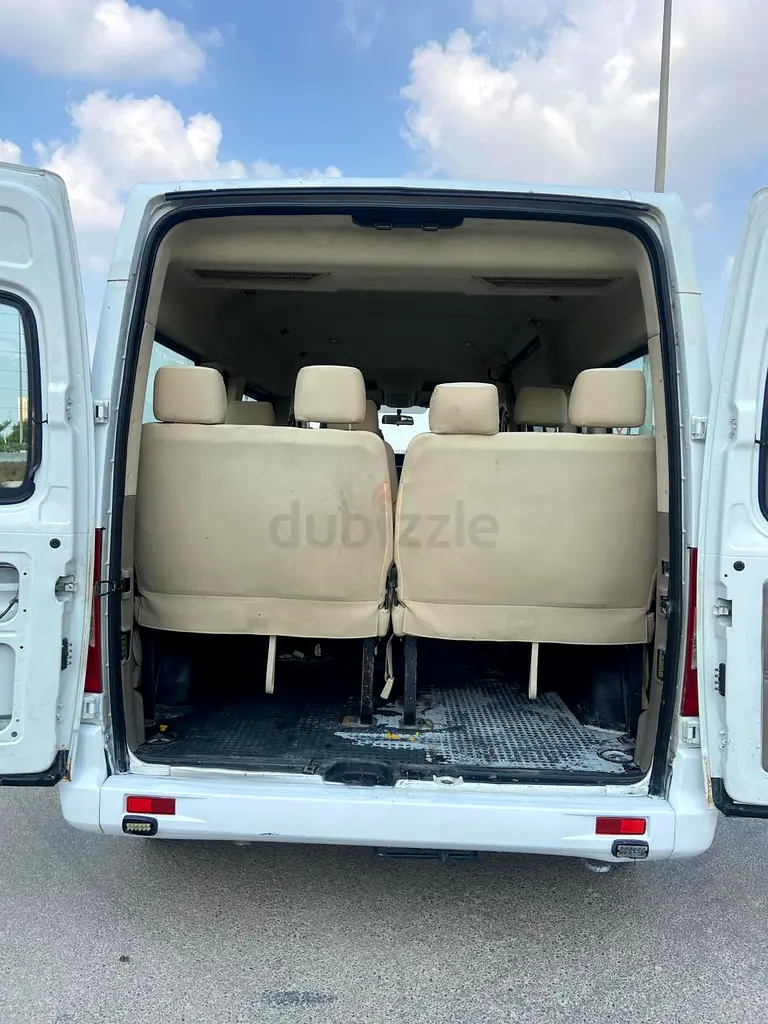 Maxus v80 15 seater nice passenger van - Image 7