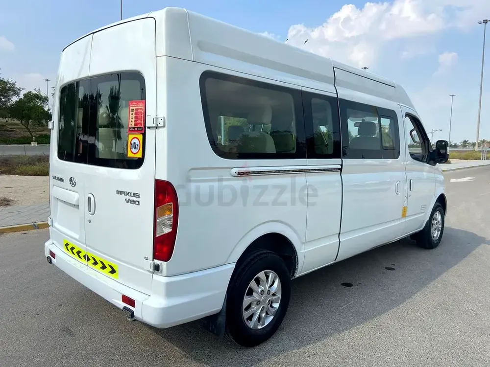 Maxus v80 15 seater nice passenger van - Image 8