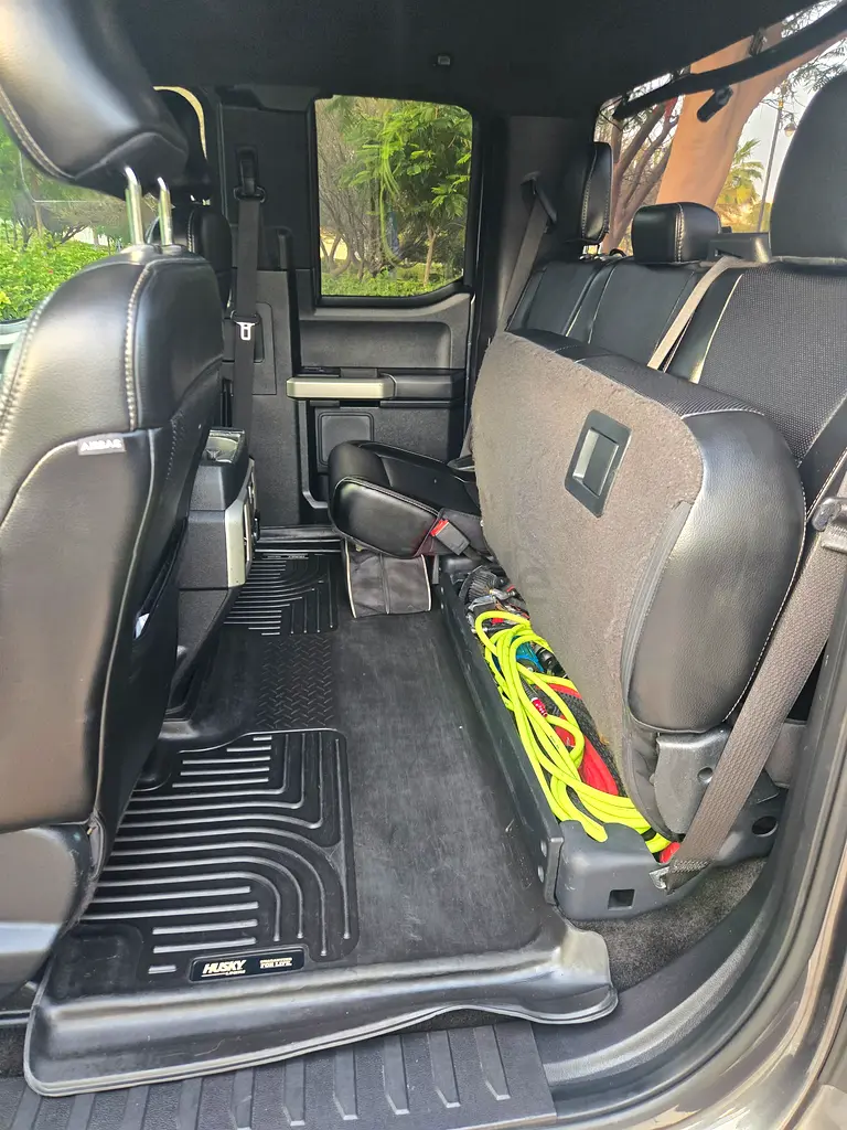 Ford F-150 Lariat 2017 GCC Specs | Low Mileage | Pristine Condition - Image 13