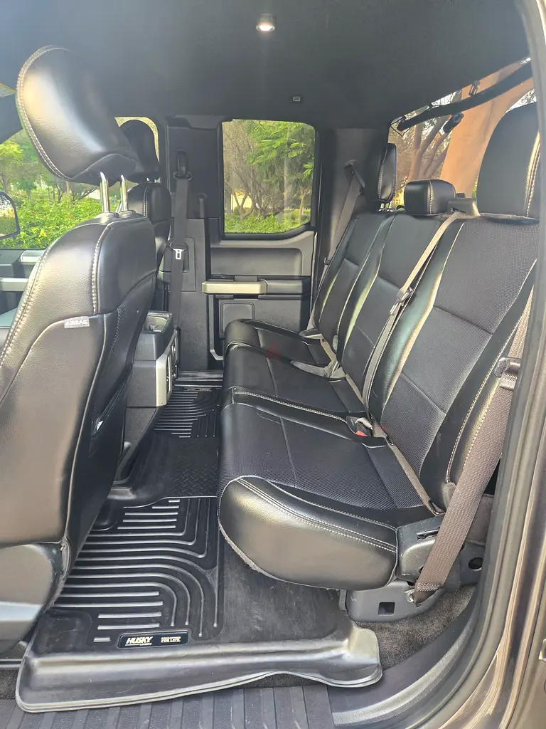 Ford F-150 Lariat 2017 GCC Specs | Low Mileage | Pristine Condition - Image 16