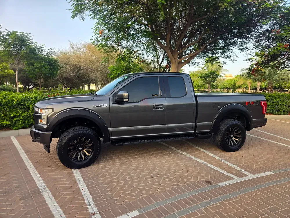 Ford F-150 Lariat 2017 GCC Specs | Low Mileage | Pristine Condition - Image 4