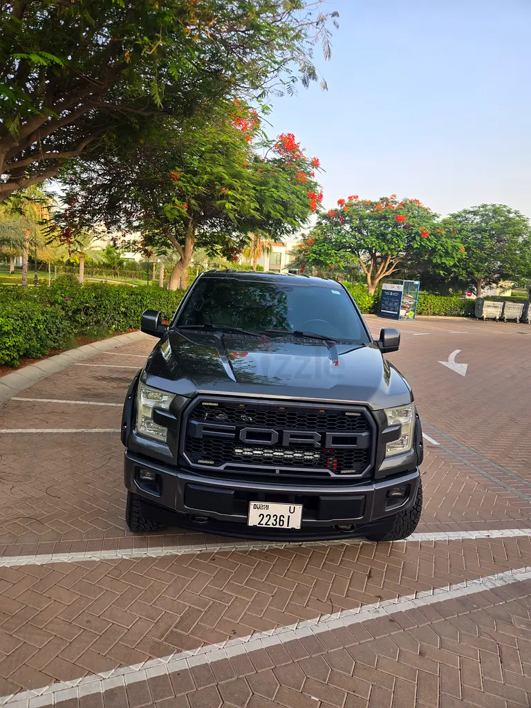 Ford F-150 Lariat 2017 GCC Specs | Low Mileage | Pristine Condition - Image 5