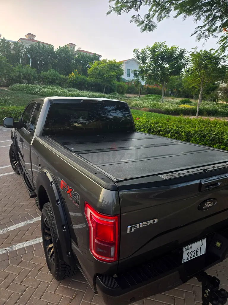 Ford F-150 Lariat 2017 GCC Specs | Low Mileage | Pristine Condition - Image 6