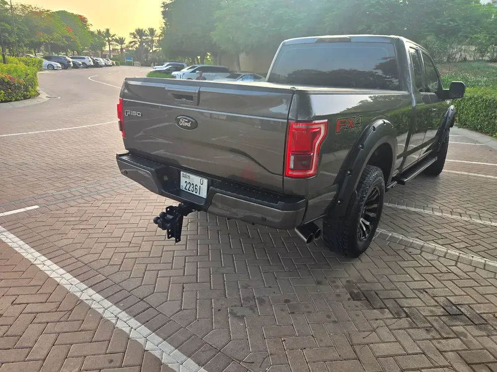 Ford F-150 Lariat 2017 GCC Specs | Low Mileage | Pristine Condition - Image 7