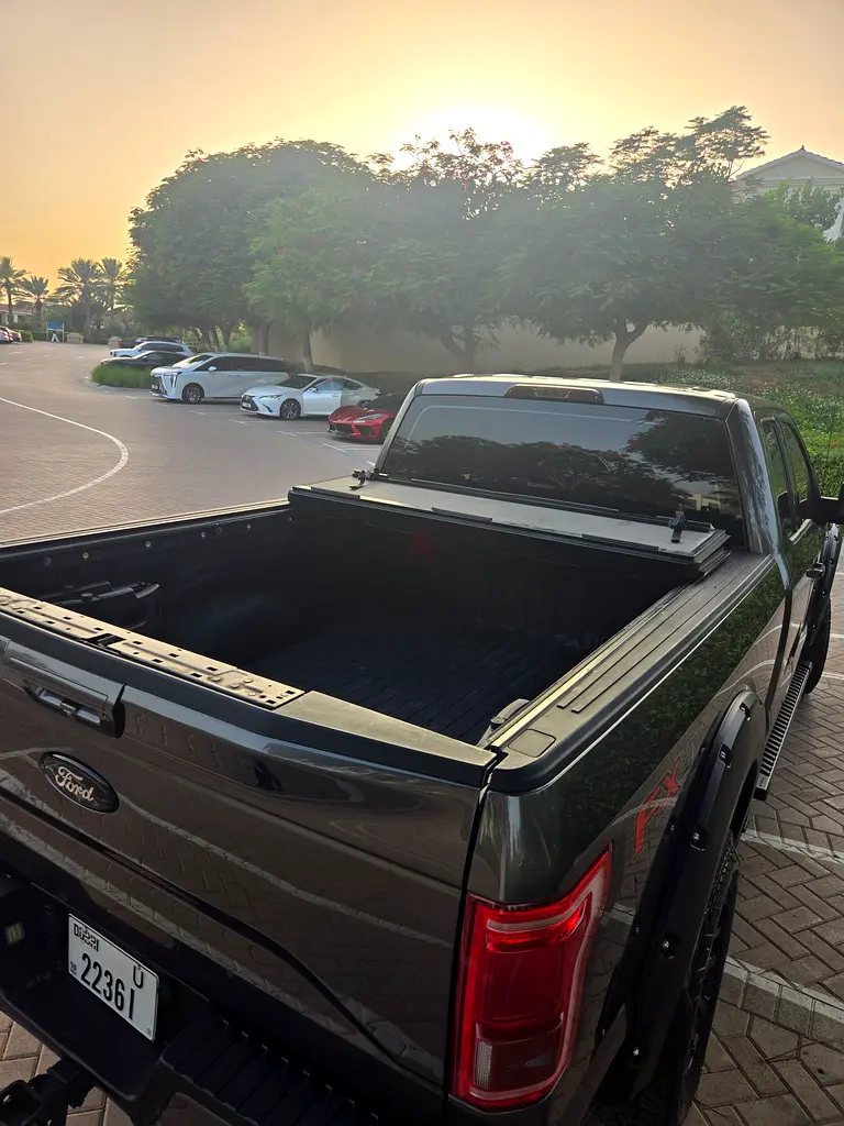 Ford F-150 Lariat 2017 GCC Specs | Low Mileage | Pristine Condition - Image 9