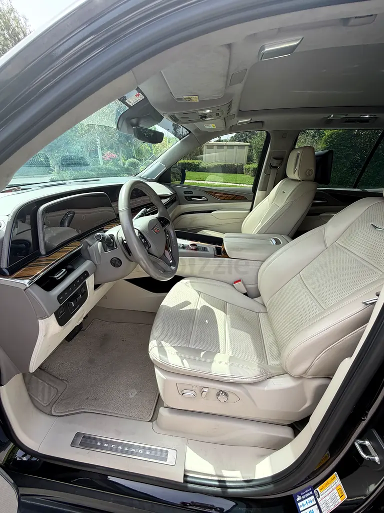 Cadillac Escalade Sport Platinum GCC Specs 8 SEATS - Image 4
