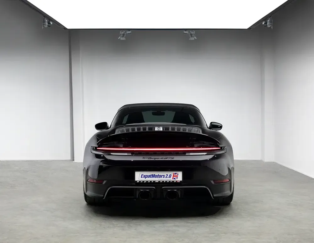 992.2 • Like New - Ultra Low Mileage • Porsche Warranty • GCC - Image 6