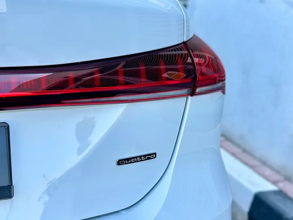 AUDI A5 40TFSI Quattro S-LINE 2025 - Image 18