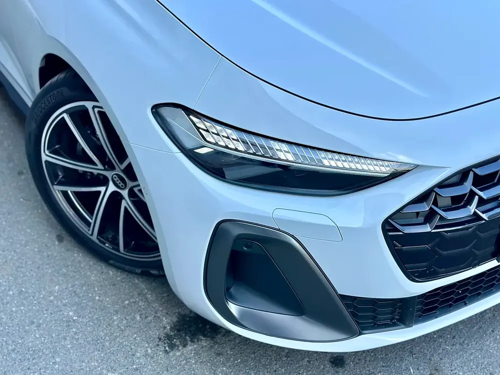 AUDI A5 40TFSI Quattro S-LINE 2025 - Image 19