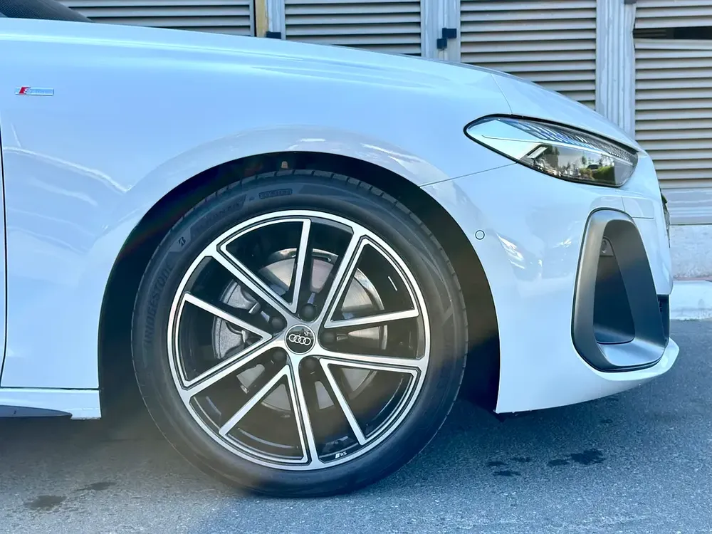 AUDI A5 40TFSI Quattro S-LINE 2025 - Image 20