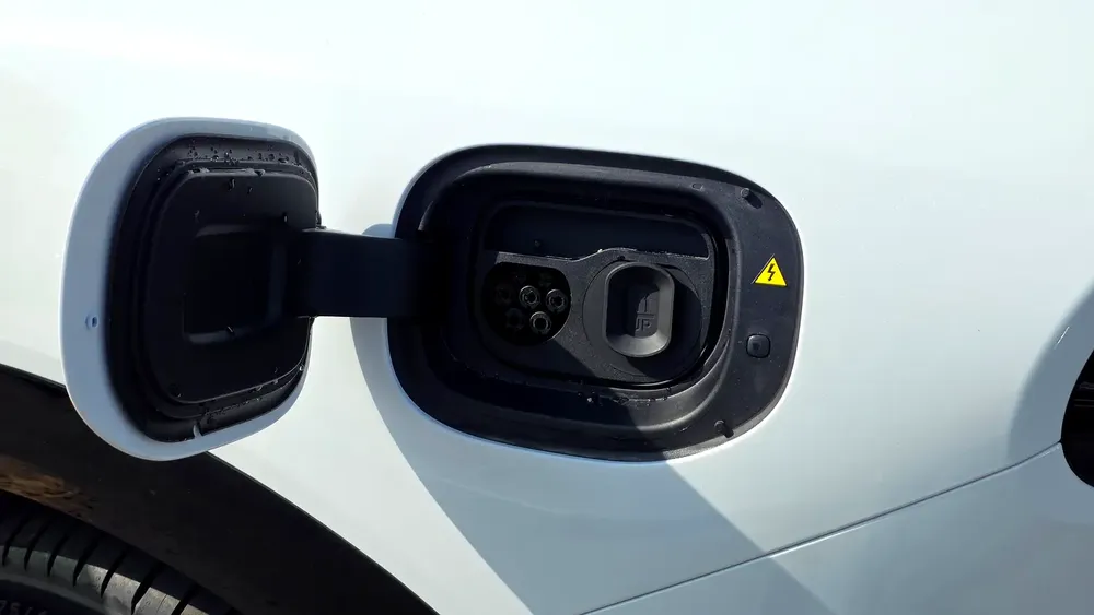2025 XIAOMI YJ7 MAX | BRAND NEW | EV | WARRANTY AND SERVICE CONTRACT - Image 12