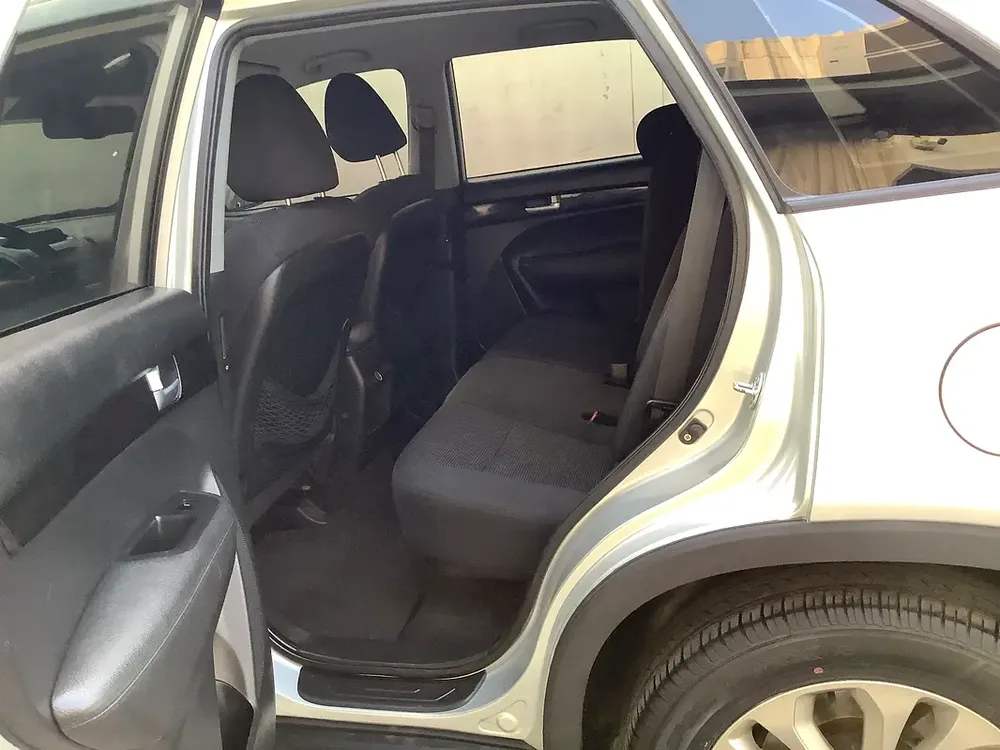 Kia Sorento LX 2014 GCC Specs perfect condition - Image 10